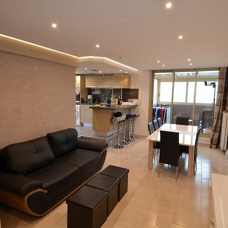 Appartement Rooftop 8 Personnes Grande Terrasse Avec Parking Quartier Aeroport Nisa Exterior foto