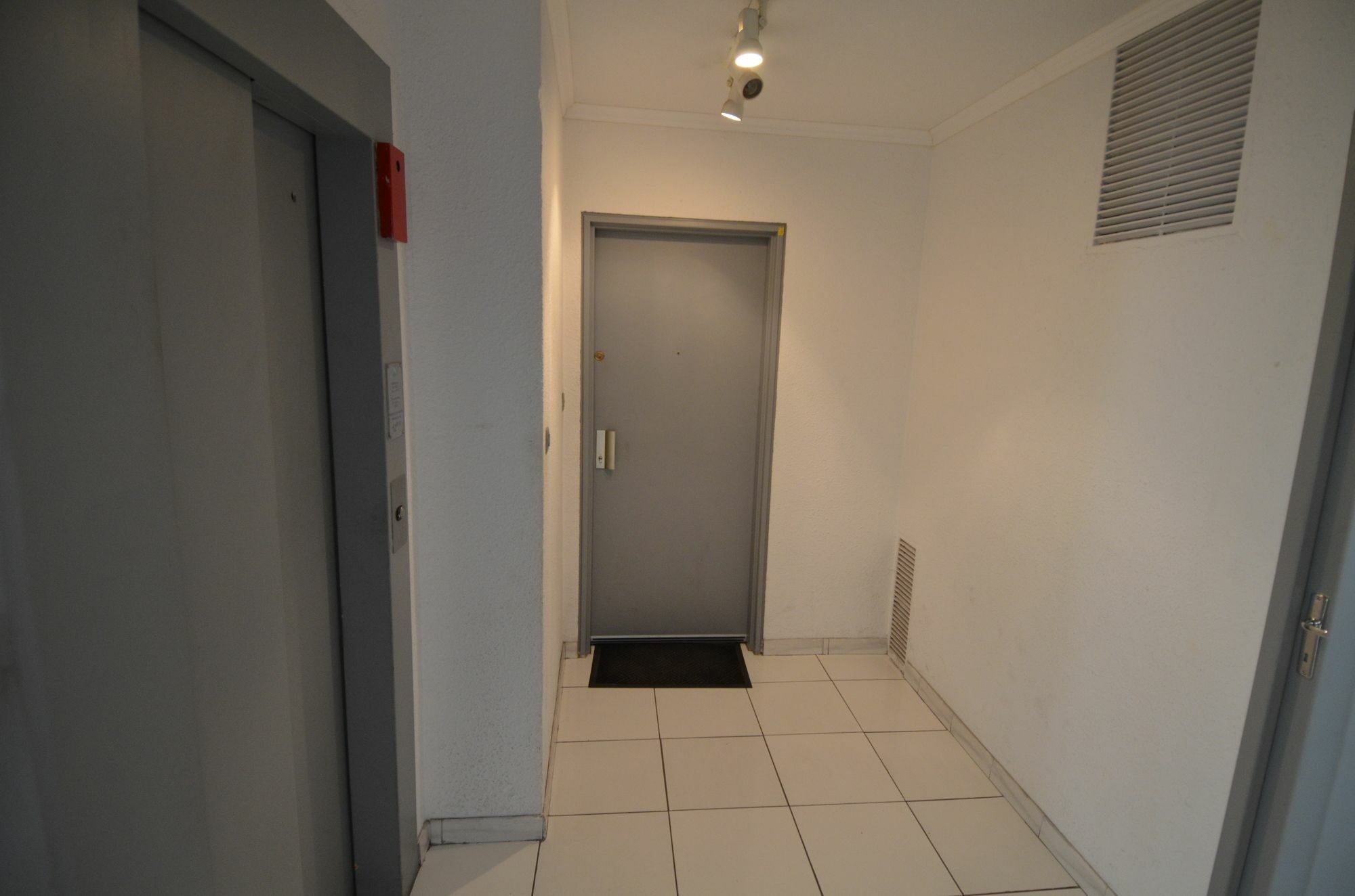 Appartement Rooftop 8 Personnes Grande Terrasse Avec Parking Quartier Aeroport Nisa Exterior foto