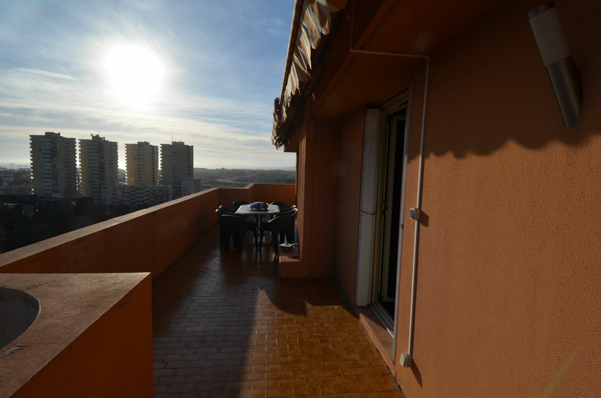 Appartement Rooftop 8 Personnes Grande Terrasse Avec Parking Quartier Aeroport Nisa Exterior foto
